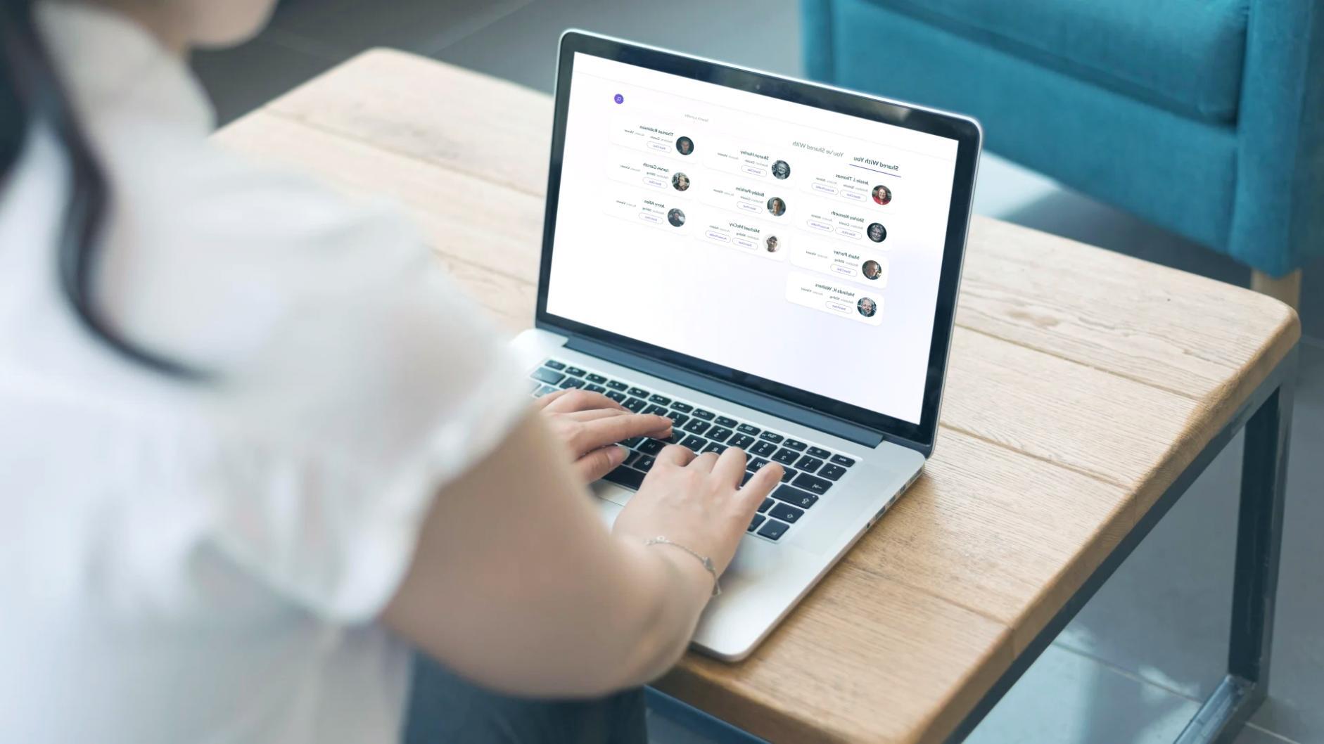 Emotionale Intelligenz-Entwicklung durch interaktive Webinare